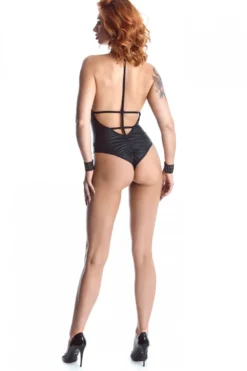 Cash Baby Collection - Body mit dreieckigem Dekolleté und freiliegendem Rücken