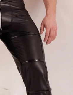 Noir Handmade - Lange Wetlook Hose mit Lackeinsätzen